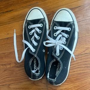 Youth big kids size 6 (women’s 7) black converse sneakers